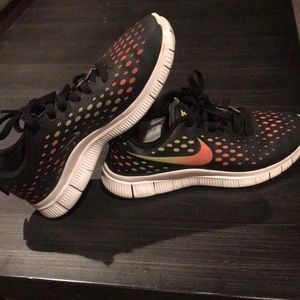 Nike free express shoes